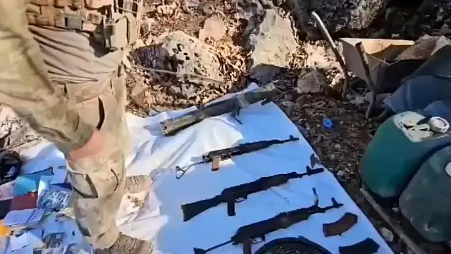 Pençe-Kilit bölgesinde silah ve mühimmat ele geçirildi