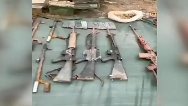 Pençe-Kilit'te çok sayıda silah ve mühimmat ele geçirildi