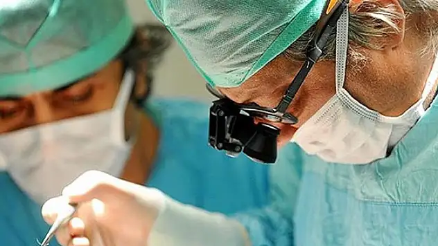 Pil yutan hasta endoskopiyle sağlığına kavuştu