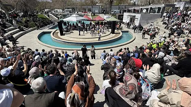 Polis Akademisi Bandosu Konya'da konser verdi