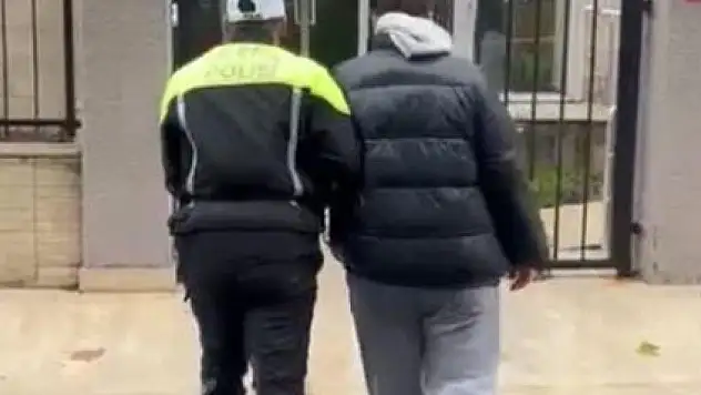 Polisin 'dur' ihtarına uymadı, o anları sosyal medyada paylaştı