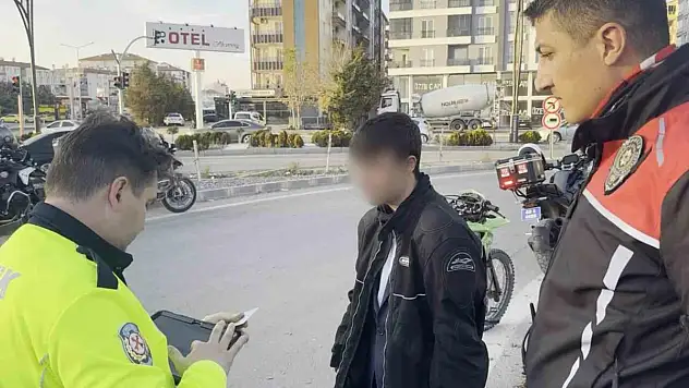 Polisten kaçan 15 yaşındaki motosiklet sürücüsüne 45 bin 746 lira ceza