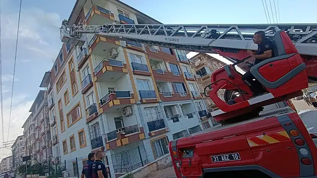 Prizden çıkan yangında 5 kişilik ailenin yaşadığı ev yandı