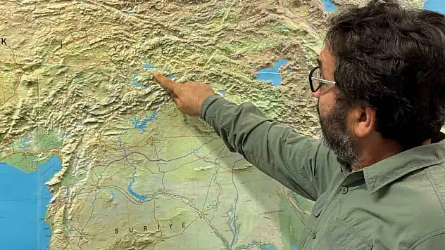 Prof. Dr. Çakır: Deprem büyük yerleşim yerlerine yakın olsaydı hasarlı binaları yıkabilirdi!