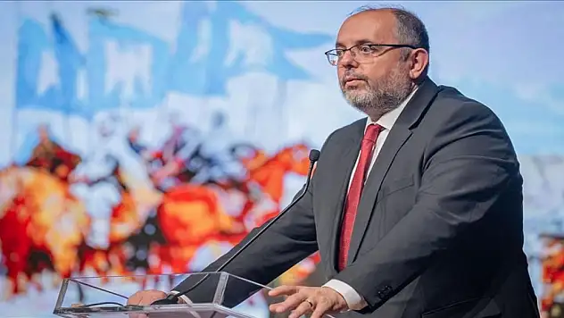 Prof. Dr. Erhan Afyoncu, Türkiye'deki doğum ve nüfus oranlarını değerlendirdi