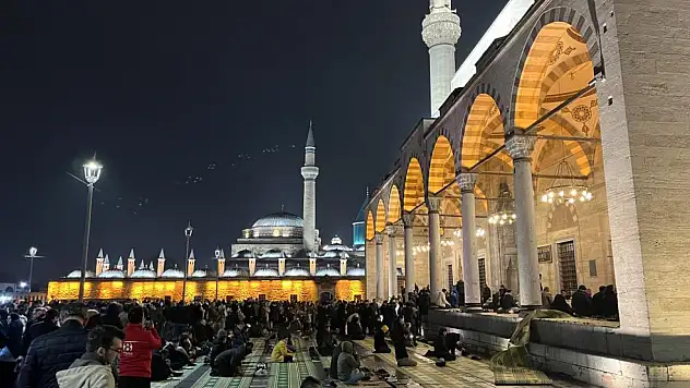 Regaib Kandili'nde Konya'da dualar yükseldi