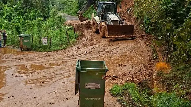 Rize'de heyelanlar meydana geldi