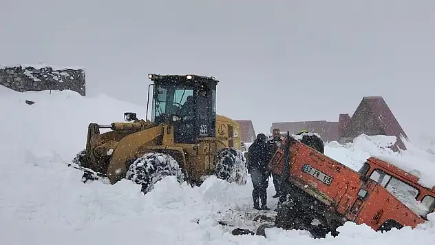 Rize'de kar etkili oldu: 6 kişi mahsur kaldı