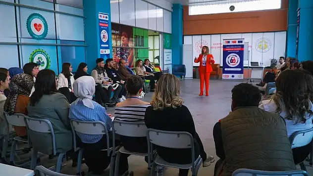 RTÜK ve Selçuk Üniversitesi'nden Gençlere Dijital Farkındalık Dersi