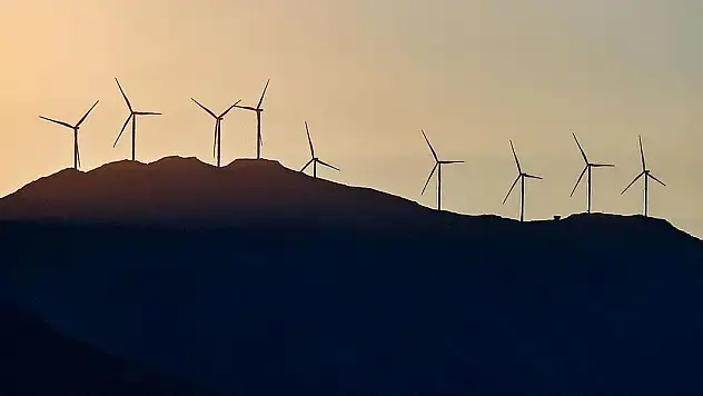 Rüzgar ve güneş, elektrik üretiminde yerli kömürü geride bıraktı
