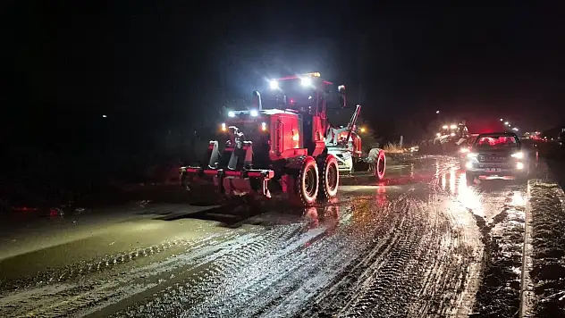 Sağanak nedeniyle trafikte aksama yaşandı