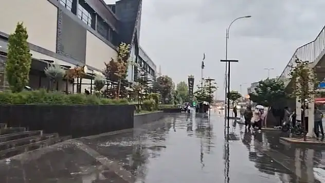 Sağanak ve fırtına etkili oldu
