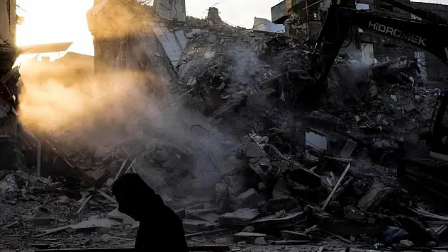 Sağlık Bakanlığı deprem bölgesine 451 sağlık tesisi daha inşa ediyor