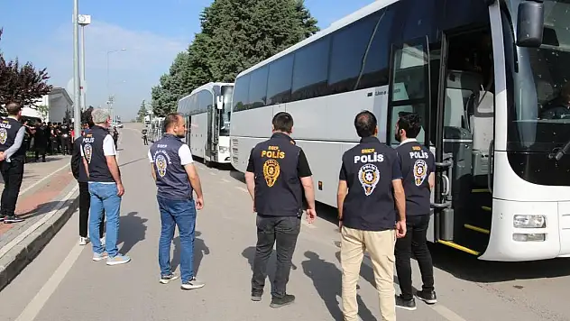 Sahte araç kiralama sitesi üzerinden 122 kişiyi dolandırmışlar!