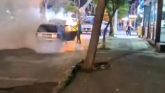 Sakarya'da otomobil alevlere teslim oldu