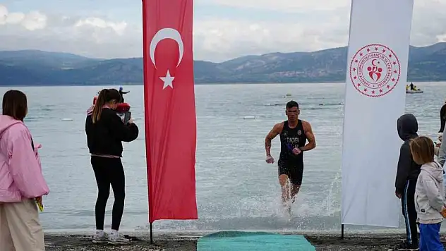 Salda Gölü'nde sporla doğa el ele
