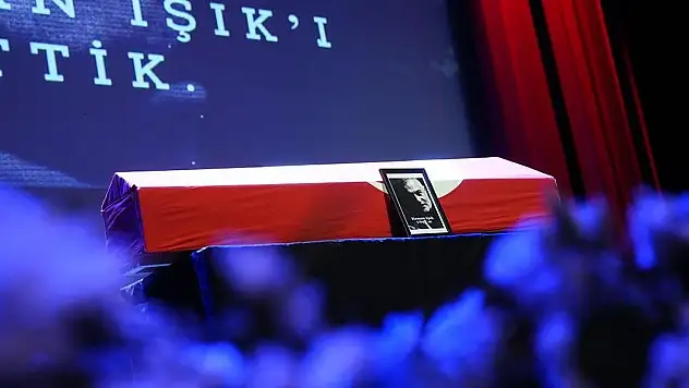 Sanatçı Kenan Işık'a veda