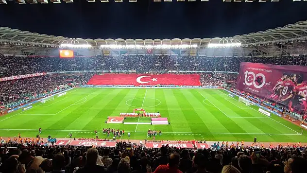 Sandalyeni Kap Gel! Türkiye–İspanya Maçı Dev Ekranda