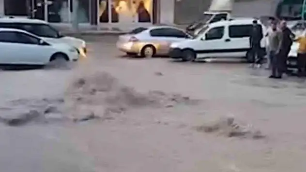 Şanlıurfa'da sağanak yağış etkili oldu
