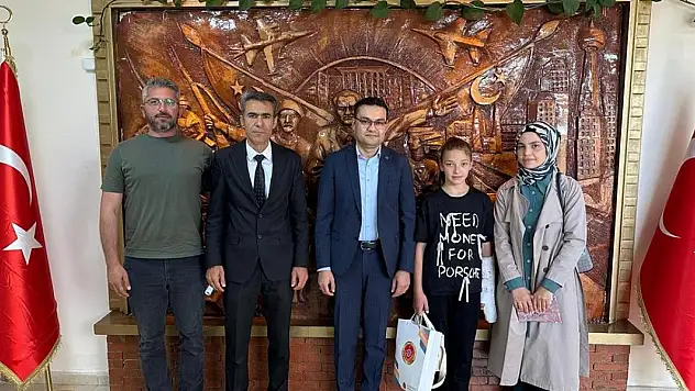 Sarayönü Kaymakamı Çakmak, dereceye giren öğrencileri ödüllendirdi