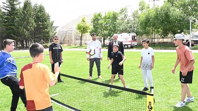 Sarayönü Kültür, Yardımlaşma ve Dayanışma Derneği ilçedeki çocuklar için 'Karne Festivali' düzenledi
