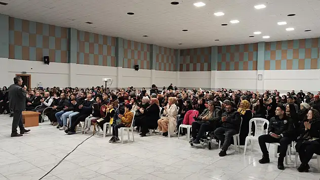 Sarayönü'nde Alişan Kapaklıkaya söyleşisi