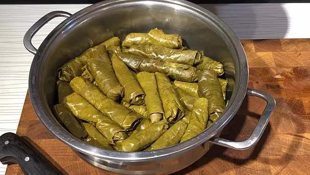 Sarma kar mı oluyor? İşte sarmanın kart olmasını önleyecek lezzet tüyosu