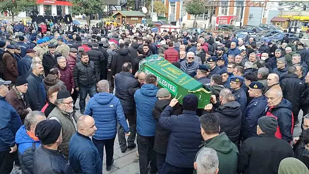 Şehit annesi son yolculuğuna dualarla uğurlandı