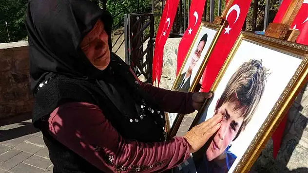 Şehit Eren Bülbül, şehadetinin 8. yılında mezarı başında anıldı