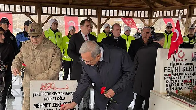 Şehit Fethi Sekin, Elazığ'da mezarı başında anıldı