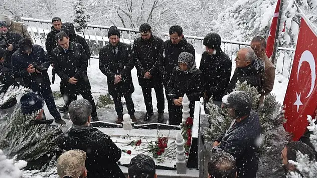 Şehit öğretmen Necmettin Yılmaz, mezarı başında anıldı