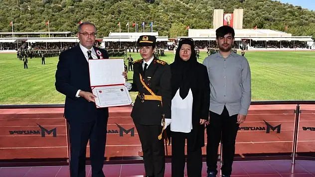 Şehit Ömer Halisdemir'in kızı teğmen oldu