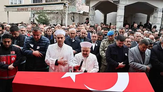 Şehit polis Mesut Acar memleketi Muş'ta son yolculuğuna uğurlandı