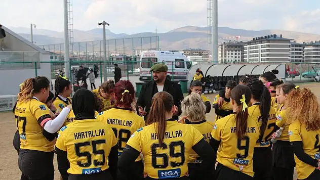 Selçuk Kartallar tarih yazdı: 128-0