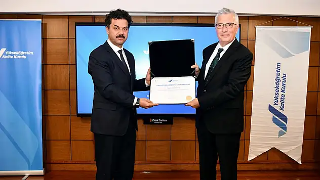 Selçuk'ta eğitim standartları yükseliyor: 3 fakülte daha akredite oldu