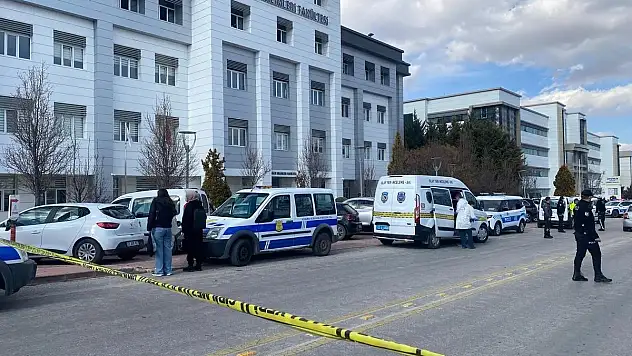 Selçuk Üniversitesi'nde iki kişinin silahla yaralanması ile ilgili açıklama yapıldı!