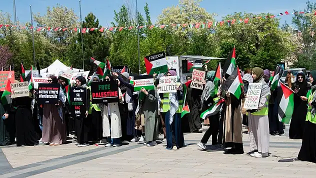 Selçuk Üniversitesinde 'Özgürlük için Kampüsteyiz' nöbeti başladı
