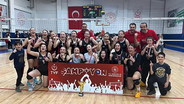Selçuklu Belediyespor'dan Voleybolda Çifte Kupa