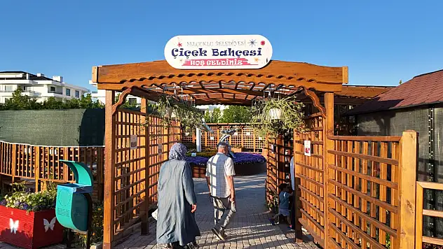 Selçuklu Çiçek Bahçesi hafta sonlarının vazgeçilmezi oldu! Konyalılar akın ediyor