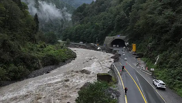 Selden etkilenen 17 kişi askeri helikopterlerle tahliye edildi
