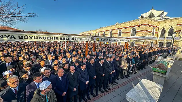 Selman Özboyacı'nın annesi dualarla toprağa verildi