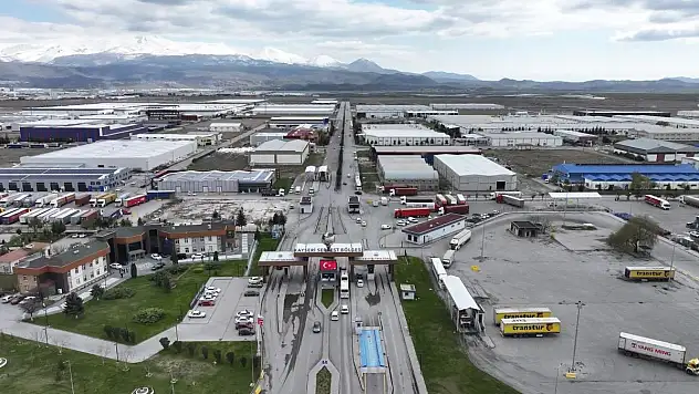 Serbest bölgelerde 10 aylık ticaretin yarıya yakınını ihracat oluşturdu