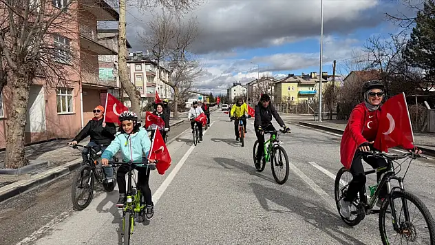 Seydişehir'de bisikletliler Ay-Yıldız için pedal çevirdi!