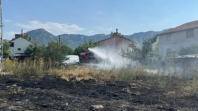 Seydişehir'de anız yangınında 3 depo zarar gördü
