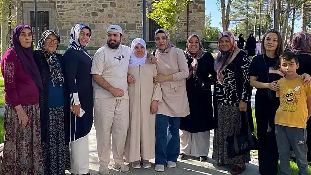 Seydişehir'de engelli genç umreye gönderildi