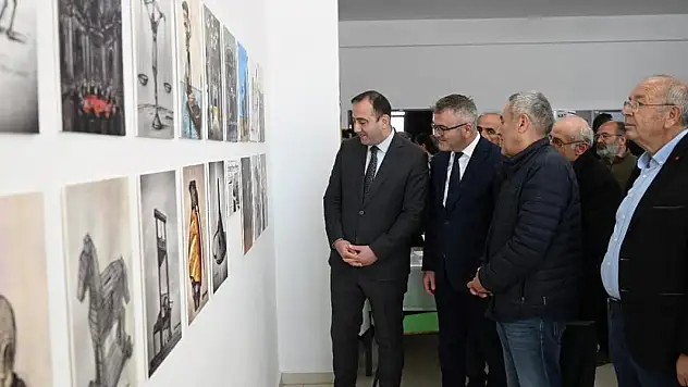 Seydişehir'de karikatür sergisi açıldı