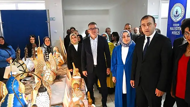 Seydişehir'de yıl sonu sergisi açıldı