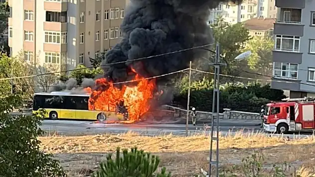 Seyir halindeki otobüs yandı!
