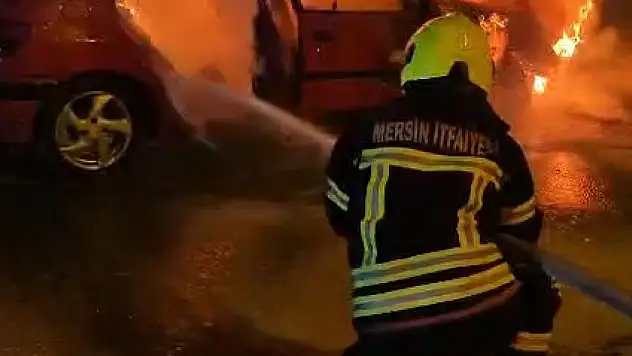 Seyir halindeki otomobil yandı