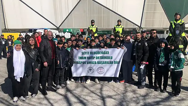 Seyit Ulugülyağcı İmam Hatip Ortaokulu'ndan Konyaspor'a destek
